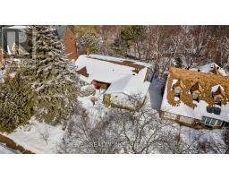 124 FOREST HEIGHTS BOULEVARD, Toronto, Ontario