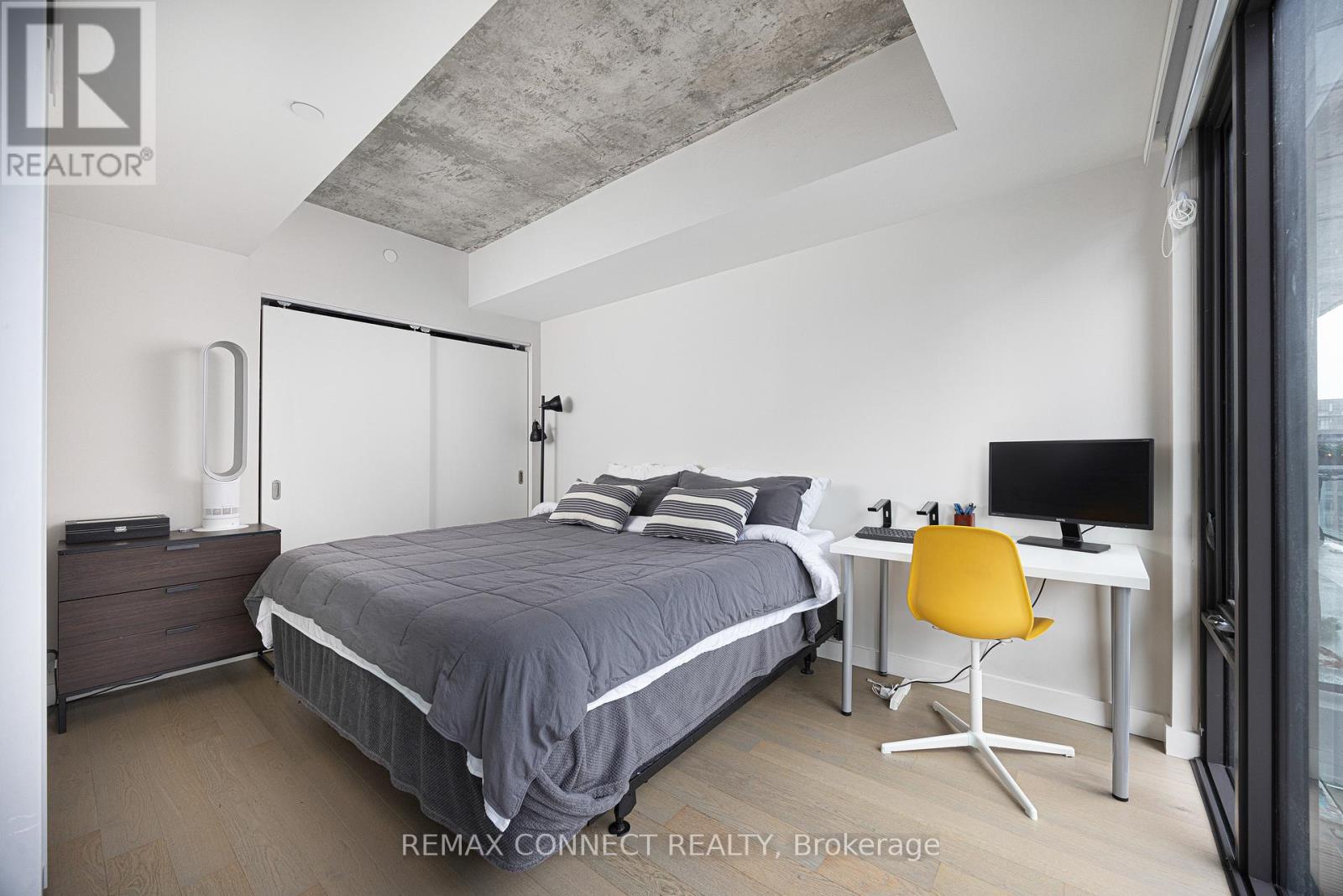 1216 - 111 Bathurst Street, Toronto, Ontario  M5V 0M9 - Photo 11 - C12836934