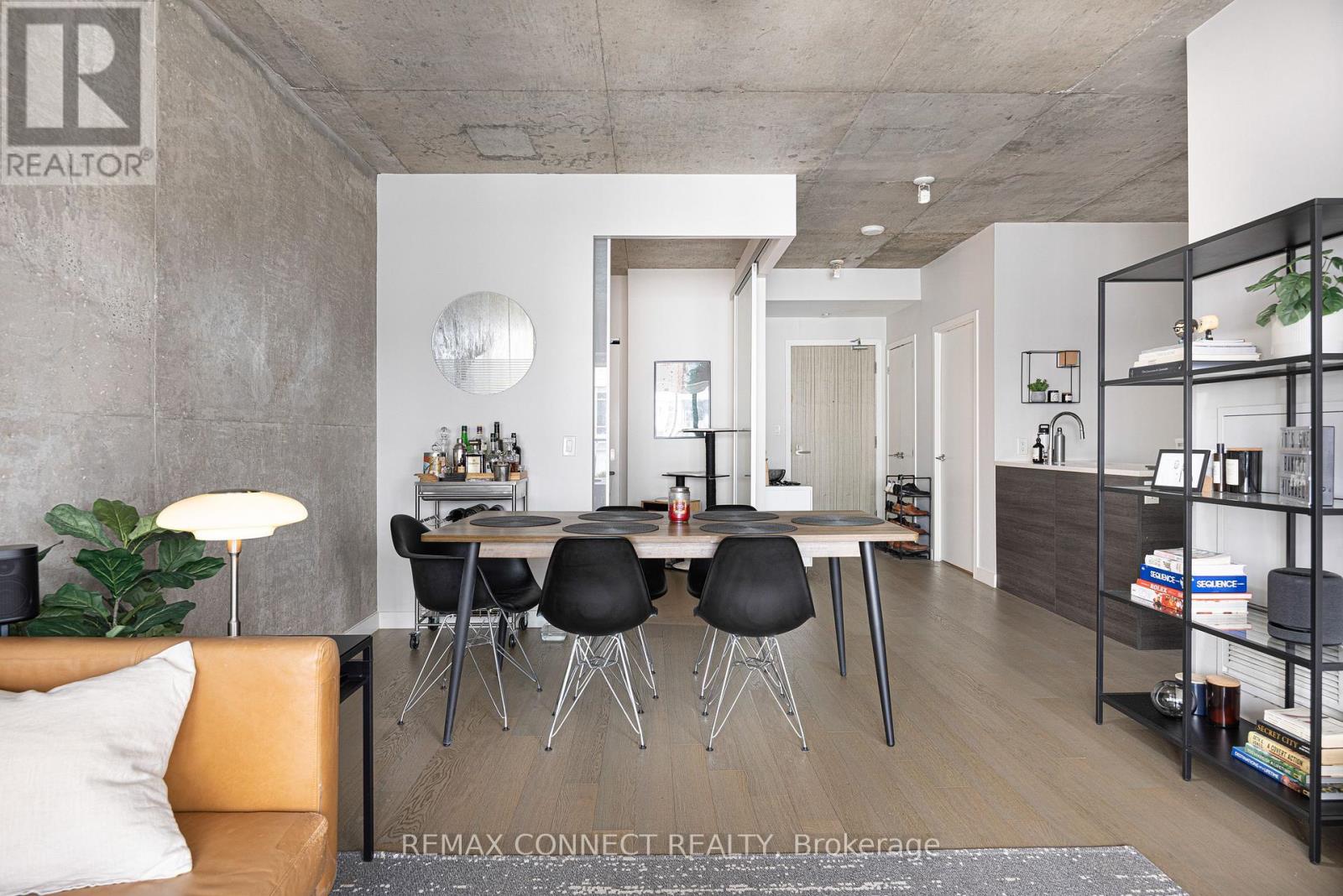 1216 - 111 Bathurst Street, Toronto, Ontario  M5V 0M9 - Photo 8 - C12836934