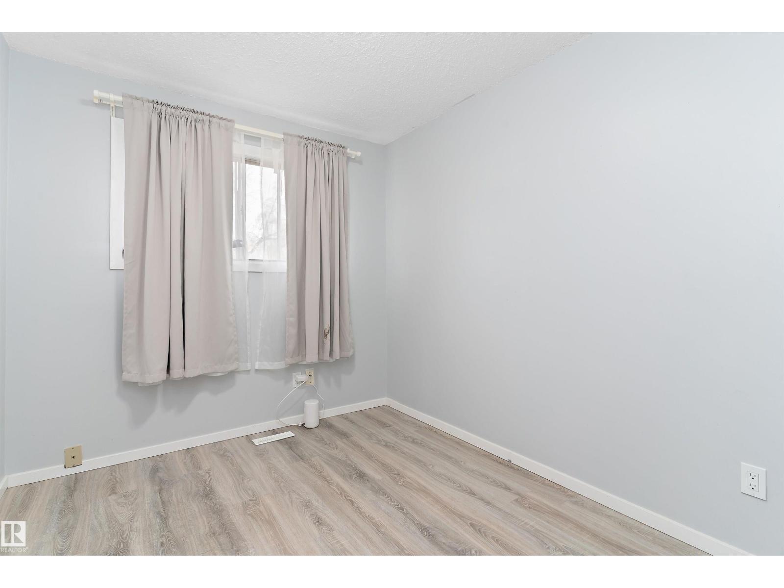 3214 71 St Nw, Edmonton, Alberta  T6K 1K9 - Photo 16 - E4475555