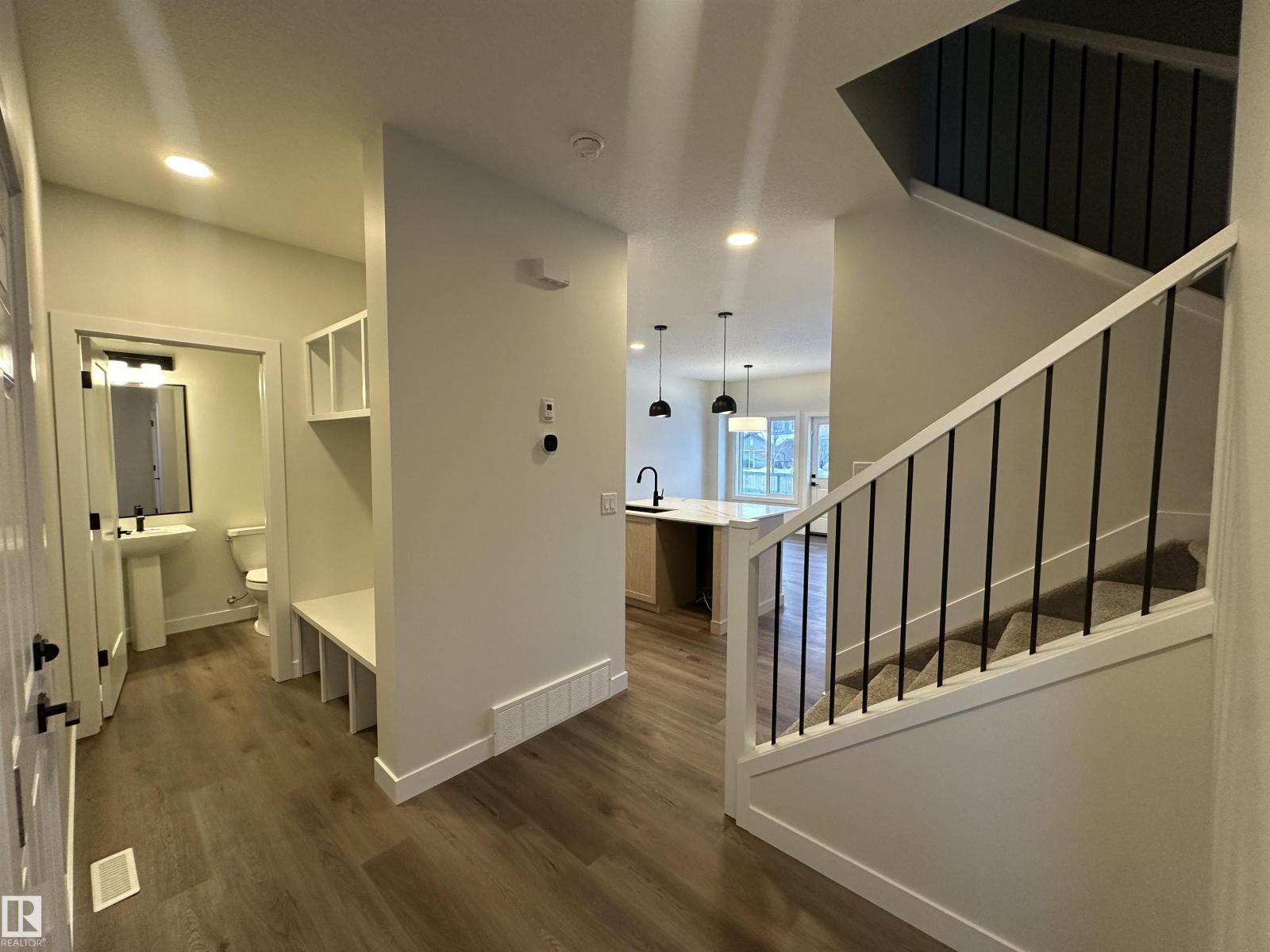 34 Ficus Wy, Fort Saskatchewan, Alberta  T8L 0Z6 - Photo 2 - E4468366