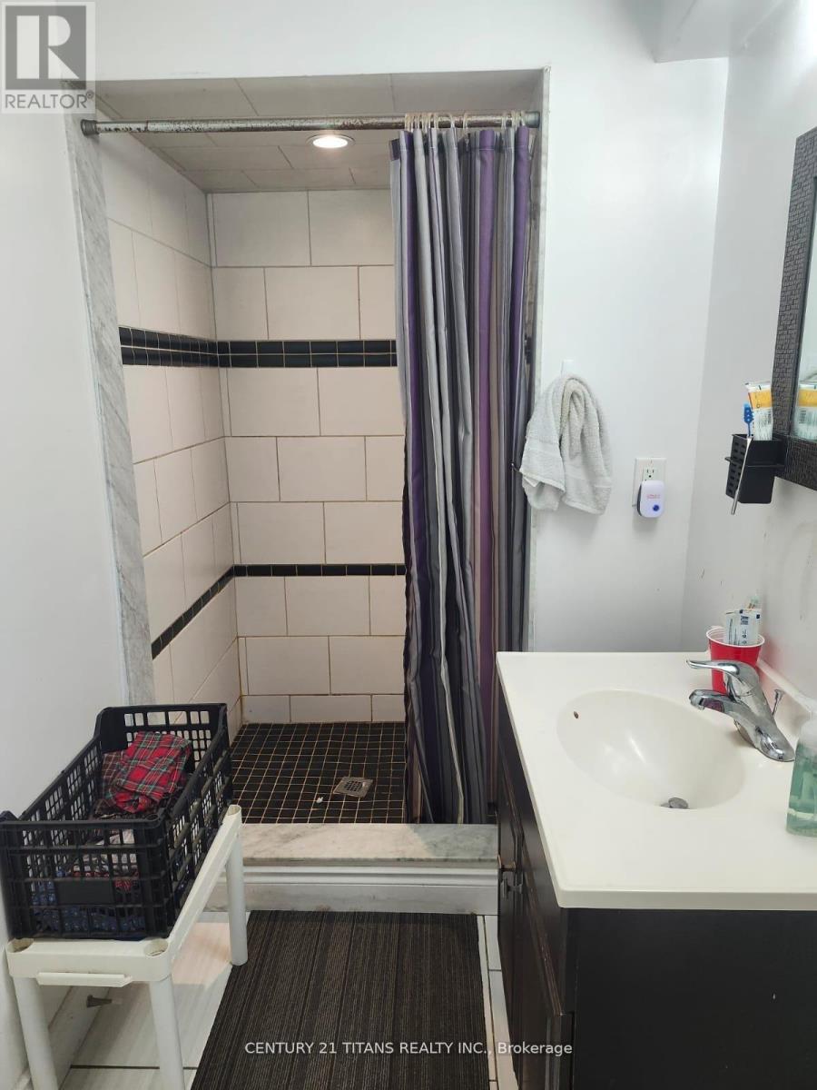 56 Barnes Drive, Ajax, Ontario  L1S 5G5 - Photo 4 - E12836944