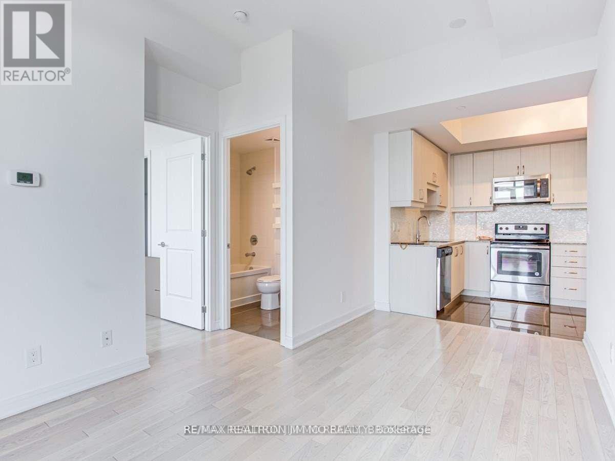 9199 Yonge Street, Richmond Hill (Langstaff), Ontario  L4C 1H7 - Photo 14 - N12836848