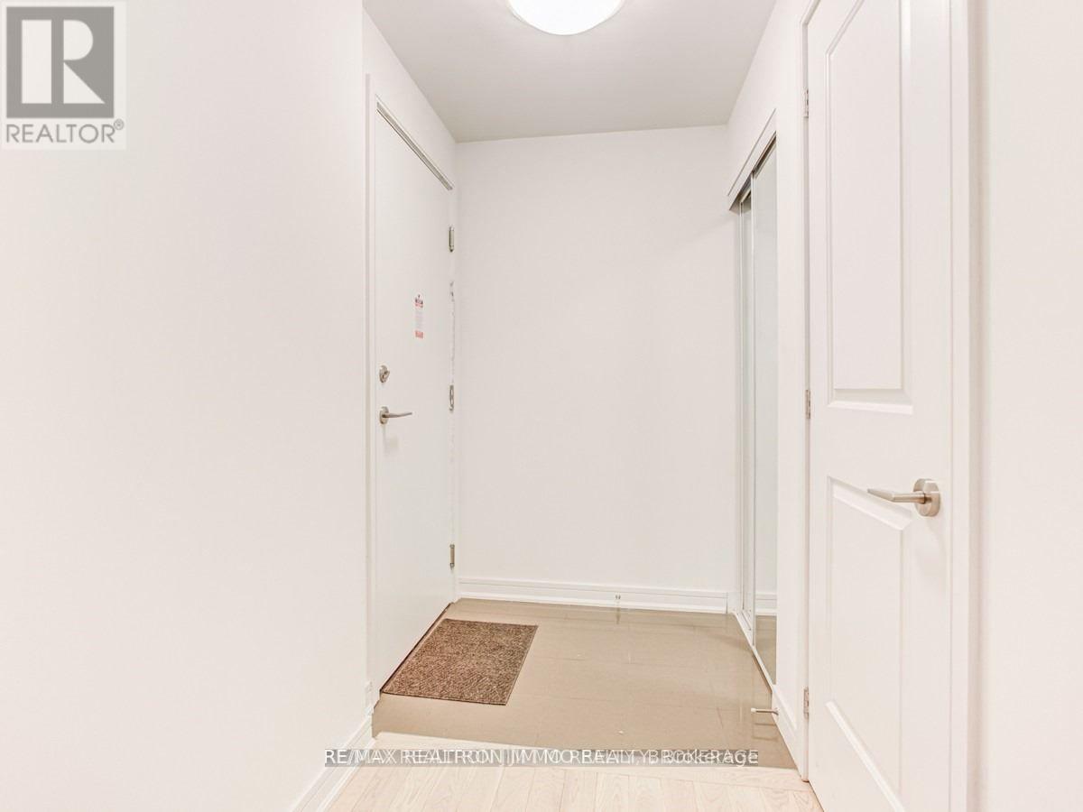 9199 Yonge Street, Richmond Hill (Langstaff), Ontario  L4C 1H7 - Photo 4 - N12836848