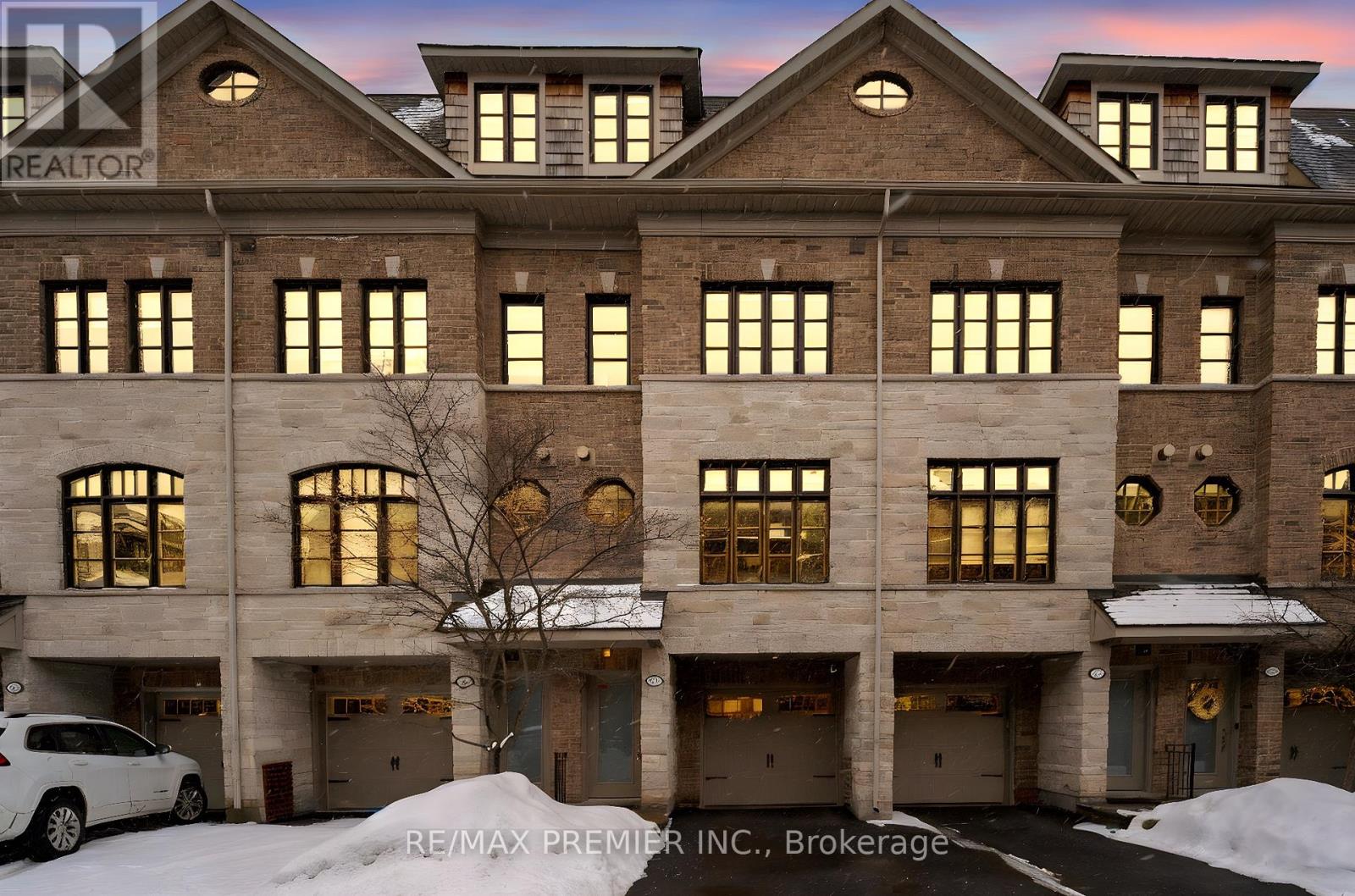 12 - 27 POWSELAND CRESCENT, Vaughan, Ontario