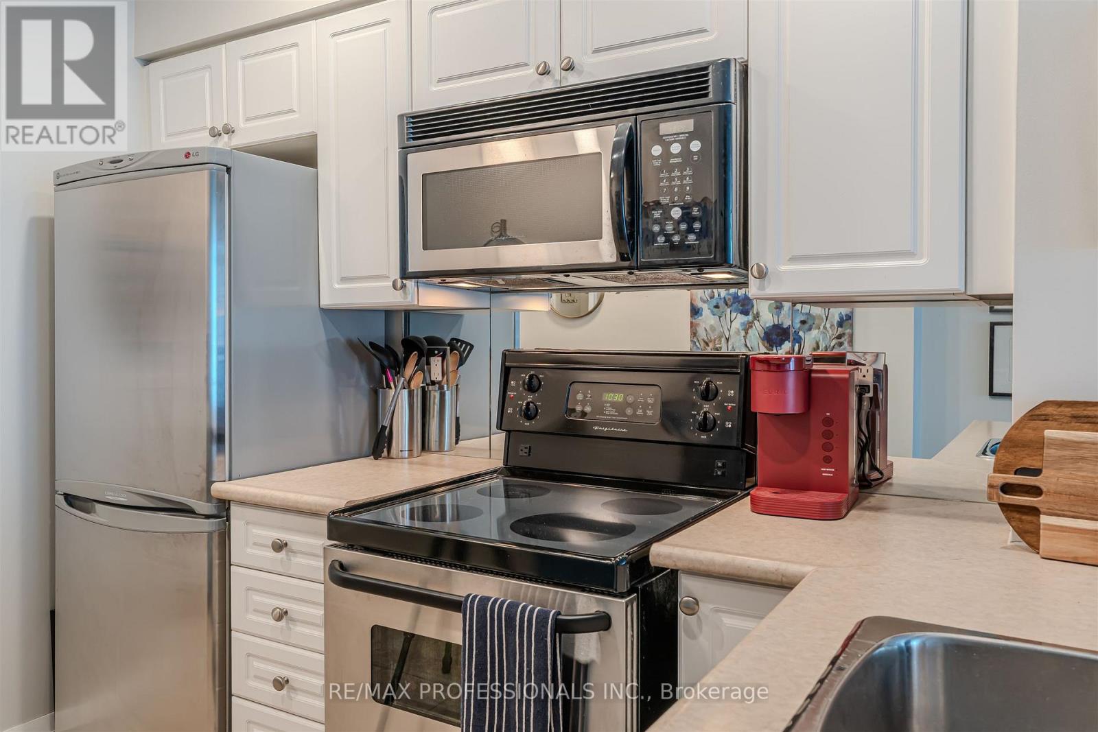 1515 - 2121 Lake Shore Boulevard W, Toronto, Ontario  M8V 4E9 - Photo 10 - W12836860