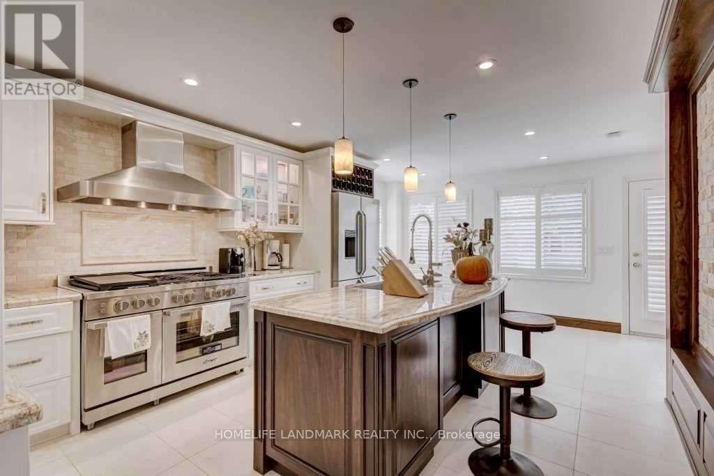 122 Verobeach Boulevard, Toronto, Ontario  M9M 1R1 - Photo 15 - W12836898