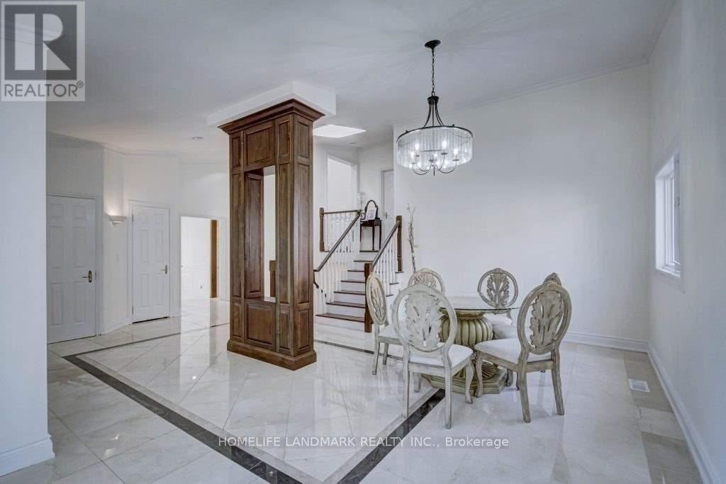 122 Verobeach Boulevard, Toronto, Ontario  M9M 1R1 - Photo 19 - W12836898