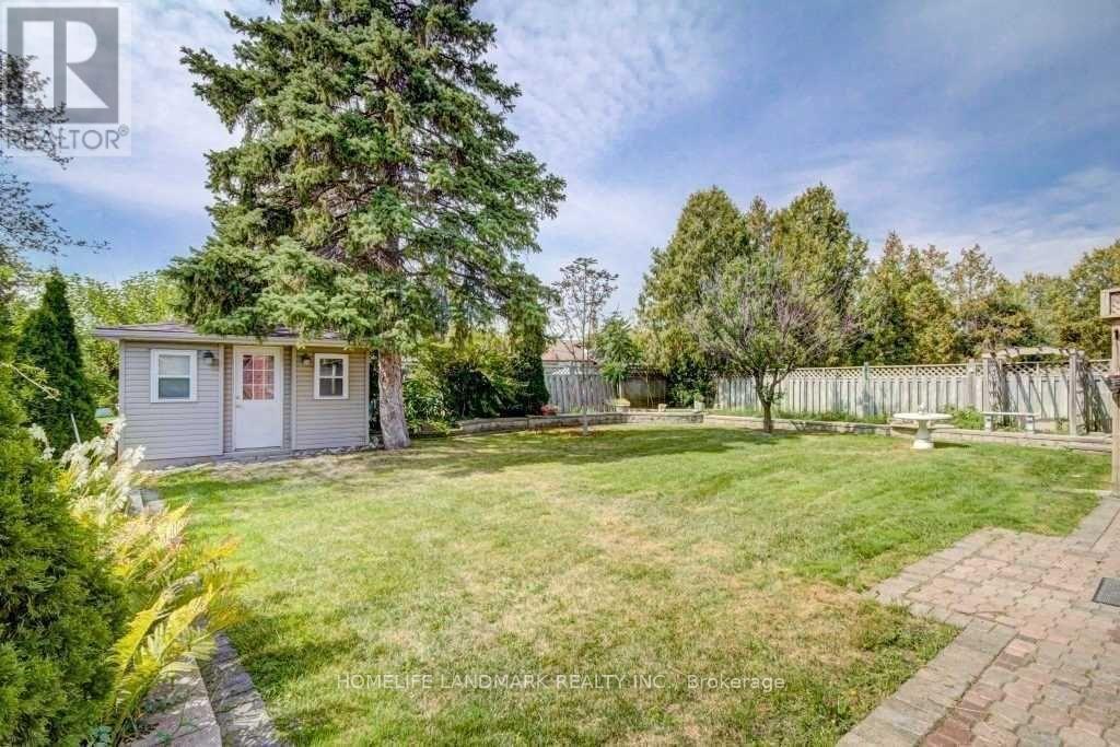 122 Verobeach Boulevard, Toronto, Ontario  M9M 1R1 - Photo 4 - W12836898