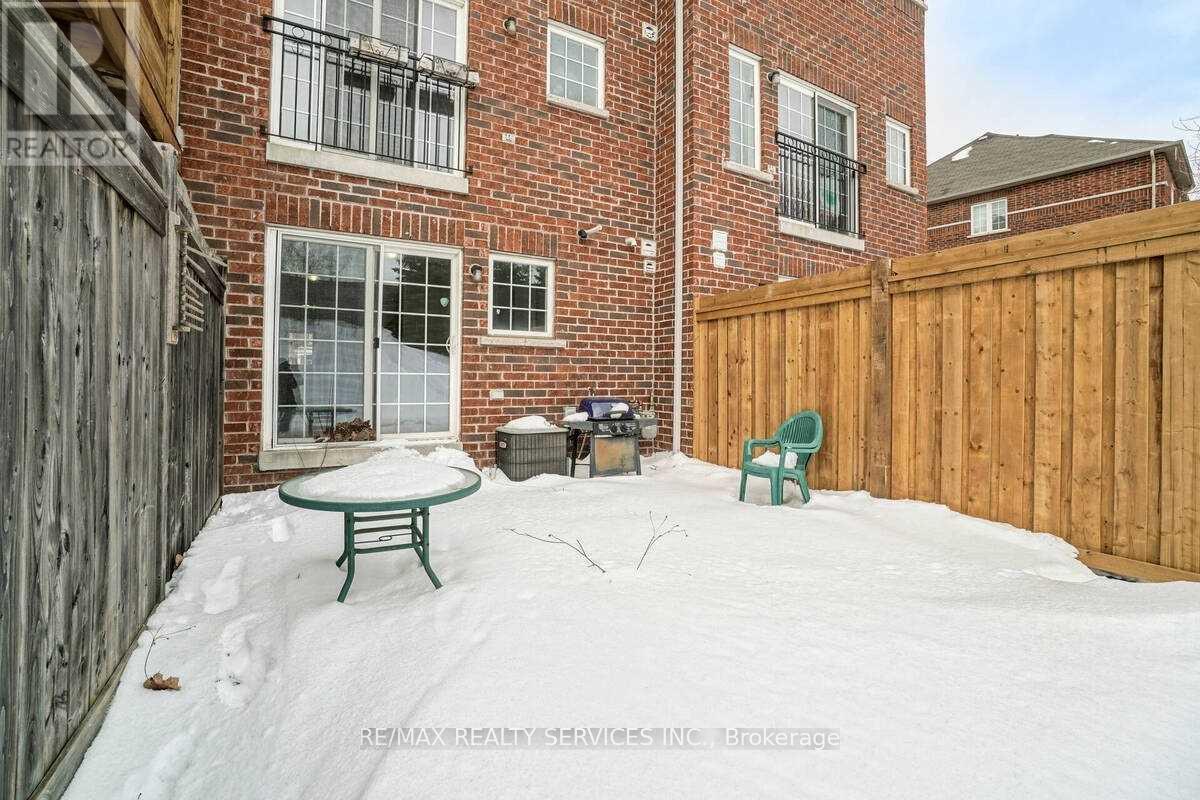 43 Denison Avenue, Brampton, Ontario  L6X 0T7 - Photo 32 - W12836900