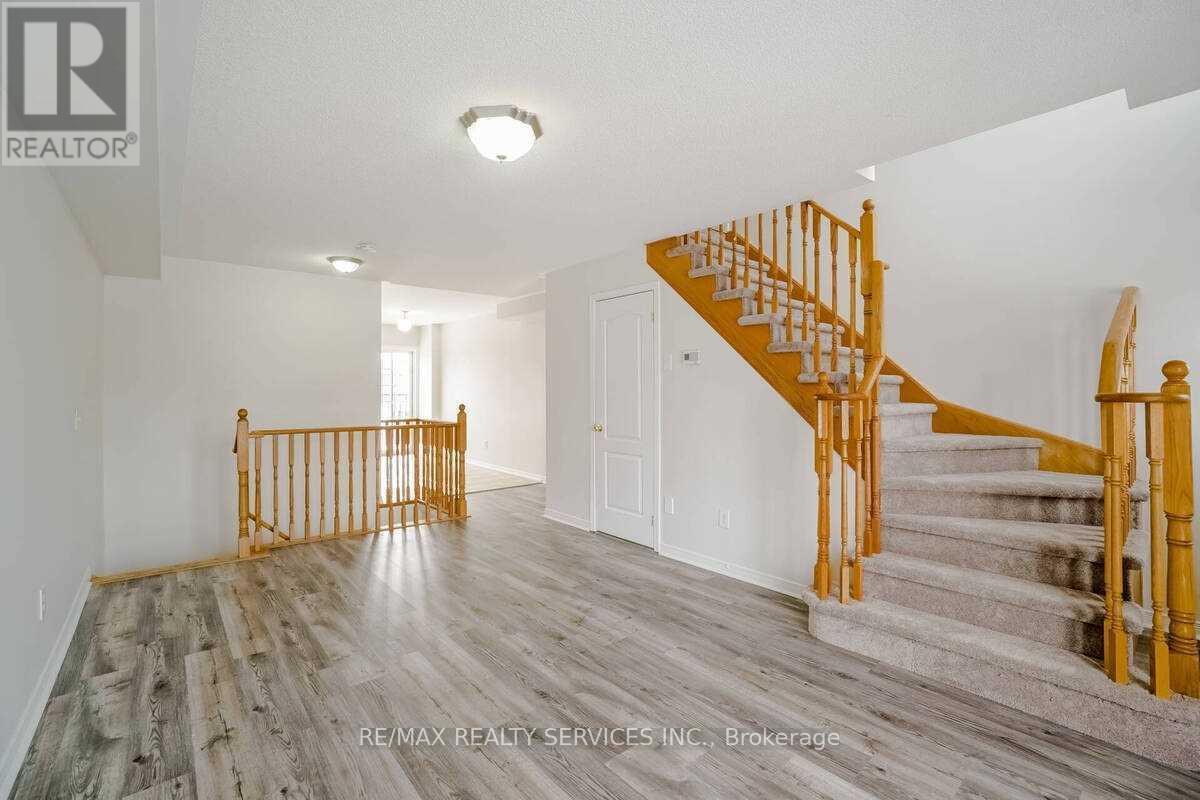 43 Denison Avenue, Brampton, Ontario  L6X 0T7 - Photo 9 - W12836900