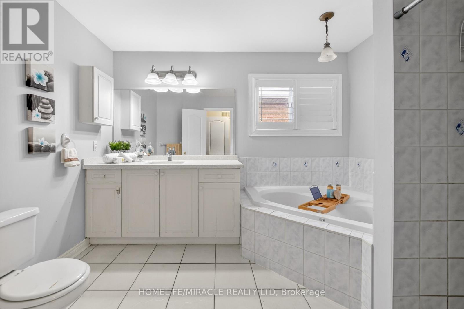 967 Ledbury Crescent, Mississauga, Ontario  L5V 2R3 - Photo 23 - W12836910