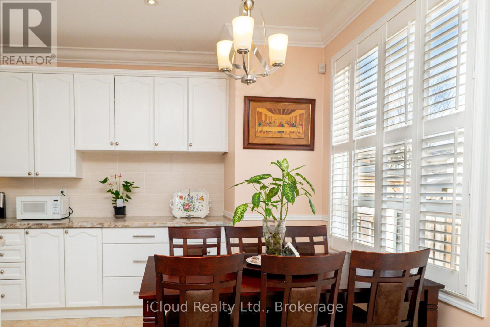 625 Laughren Crescent, Milton, Ontario  L9T 0G6 - Photo 10 - W12836918