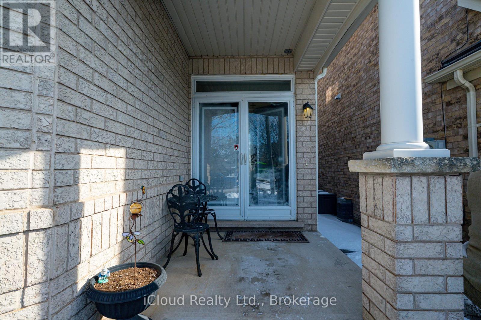 625 Laughren Crescent, Milton, Ontario  L9T 0G6 - Photo 3 - W12836918