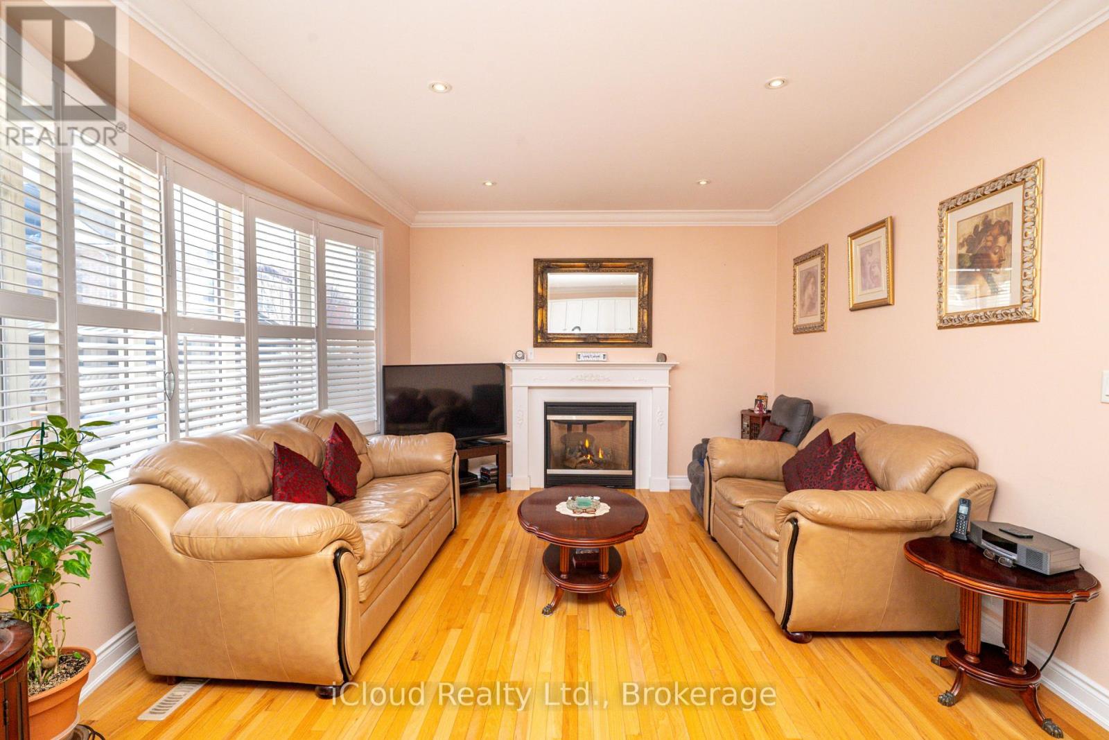 625 Laughren Crescent, Milton, Ontario  L9T 0G6 - Photo 6 - W12836918