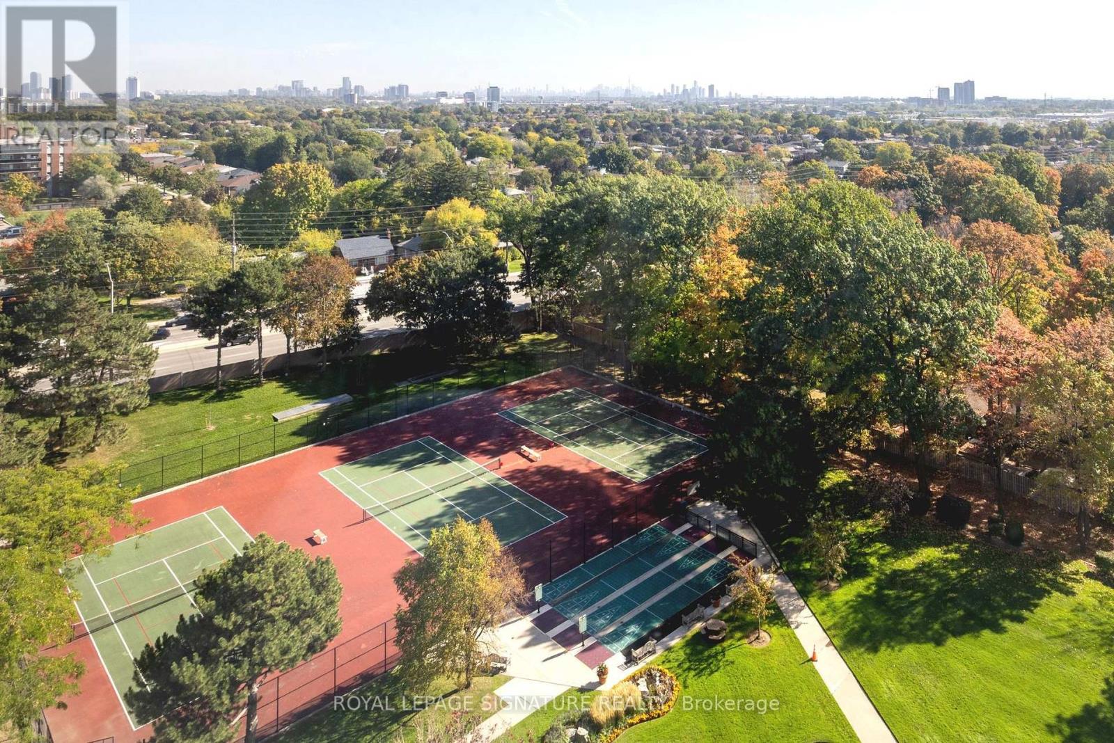 1405 - 1300 Bloor Street, Mississauga, Ontario  L4Y 3Z2 - Photo 11 - W12836940