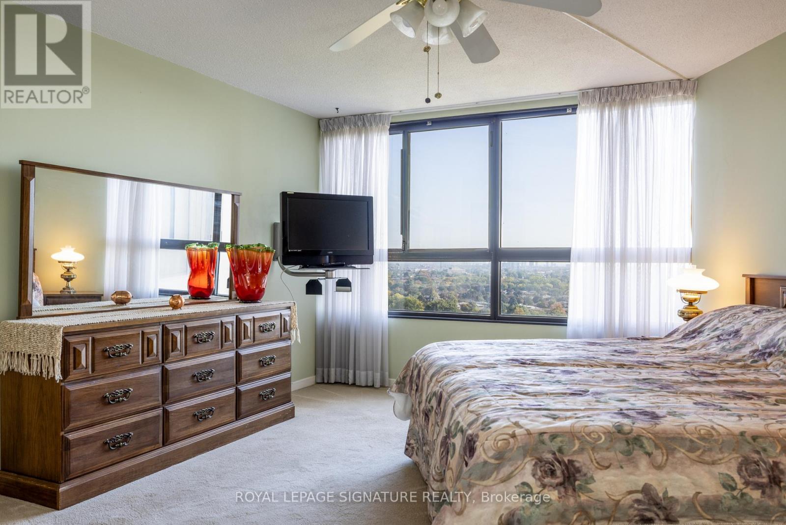 1405 - 1300 Bloor Street, Mississauga, Ontario  L4Y 3Z2 - Photo 24 - W12836940