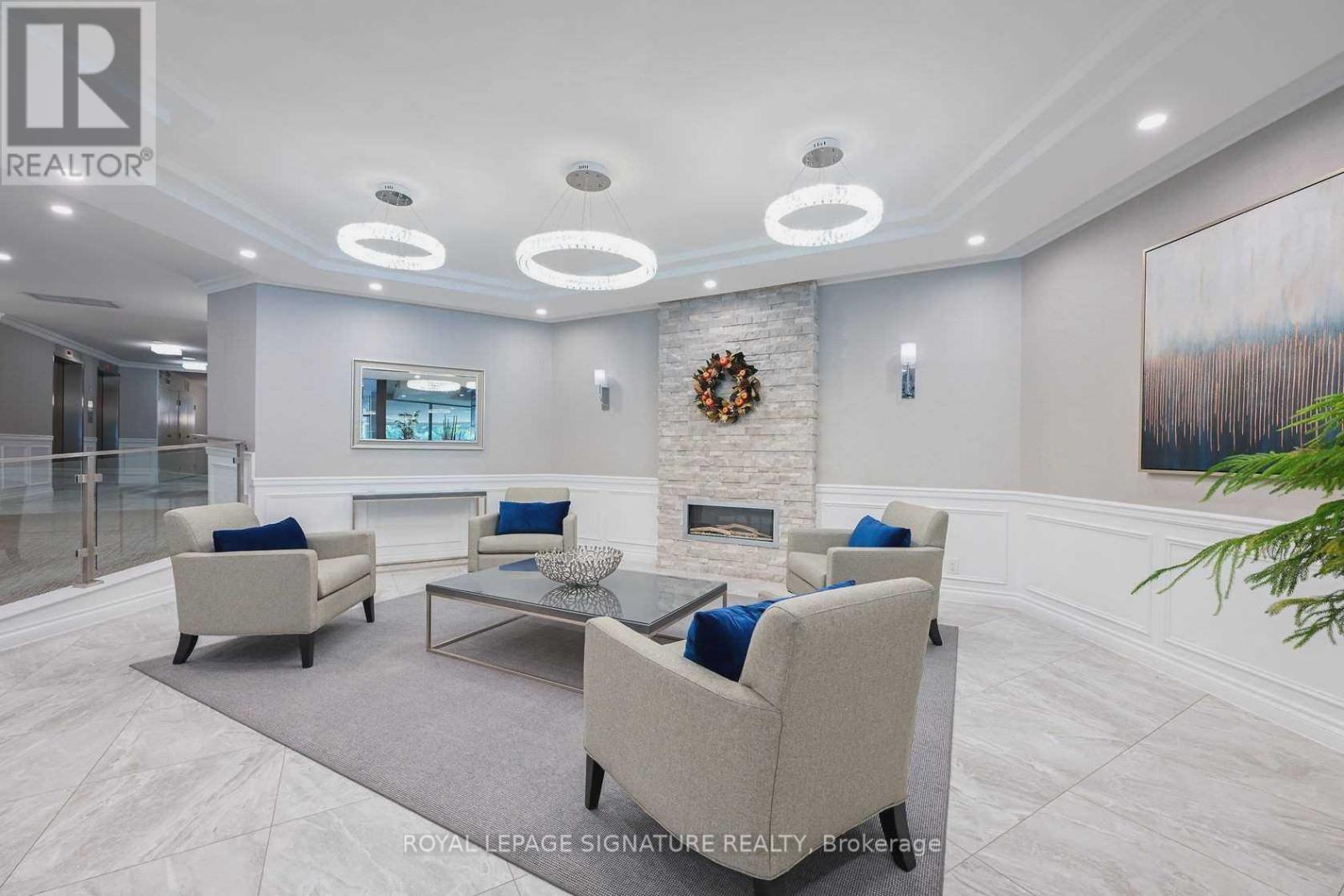 1405 - 1300 Bloor Street, Mississauga, Ontario  L4Y 3Z2 - Photo 3 - W12836940