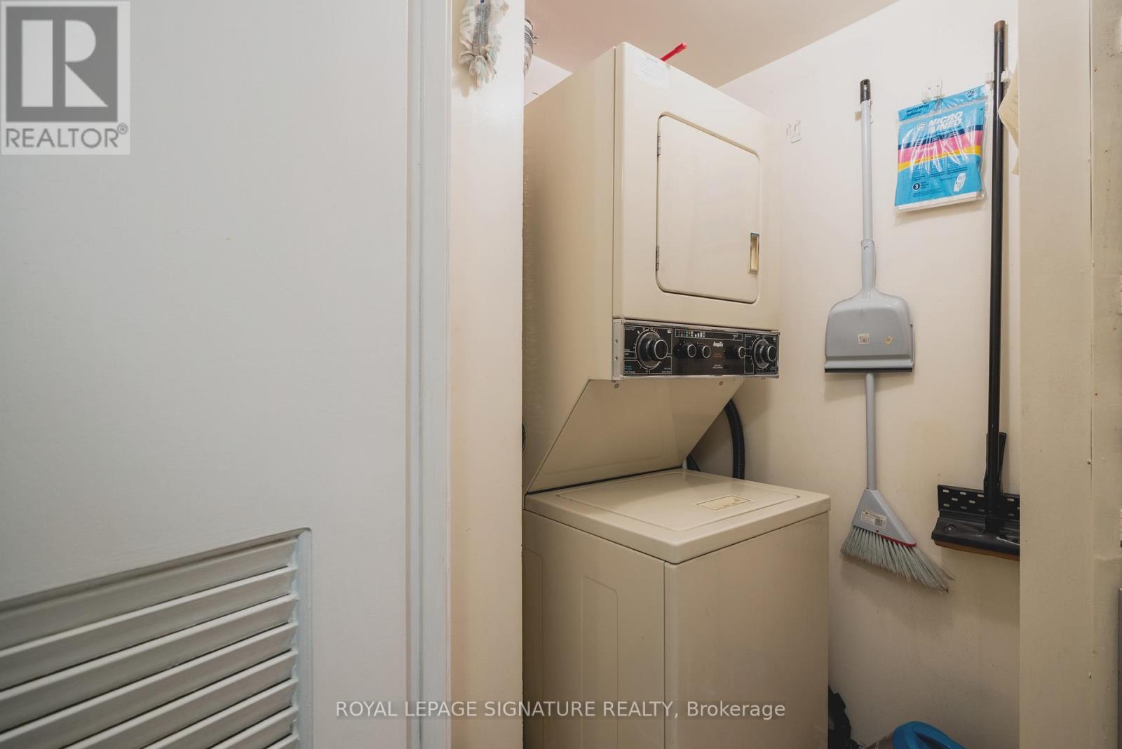 1405 - 1300 Bloor Street, Mississauga, Ontario  L4Y 3Z2 - Photo 30 - W12836940