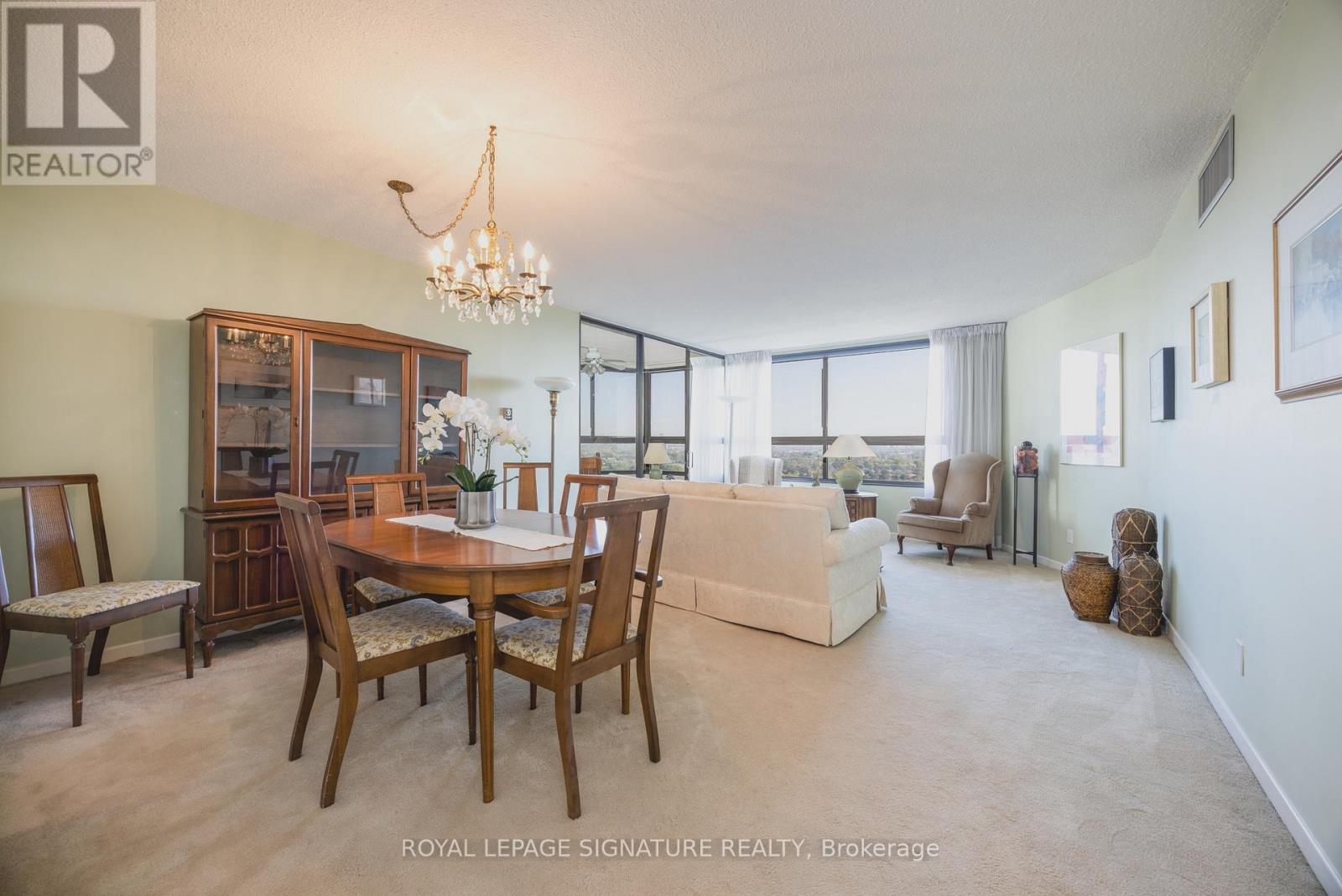 1405 - 1300 Bloor Street, Mississauga, Ontario  L4Y 3Z2 - Photo 6 - W12836940