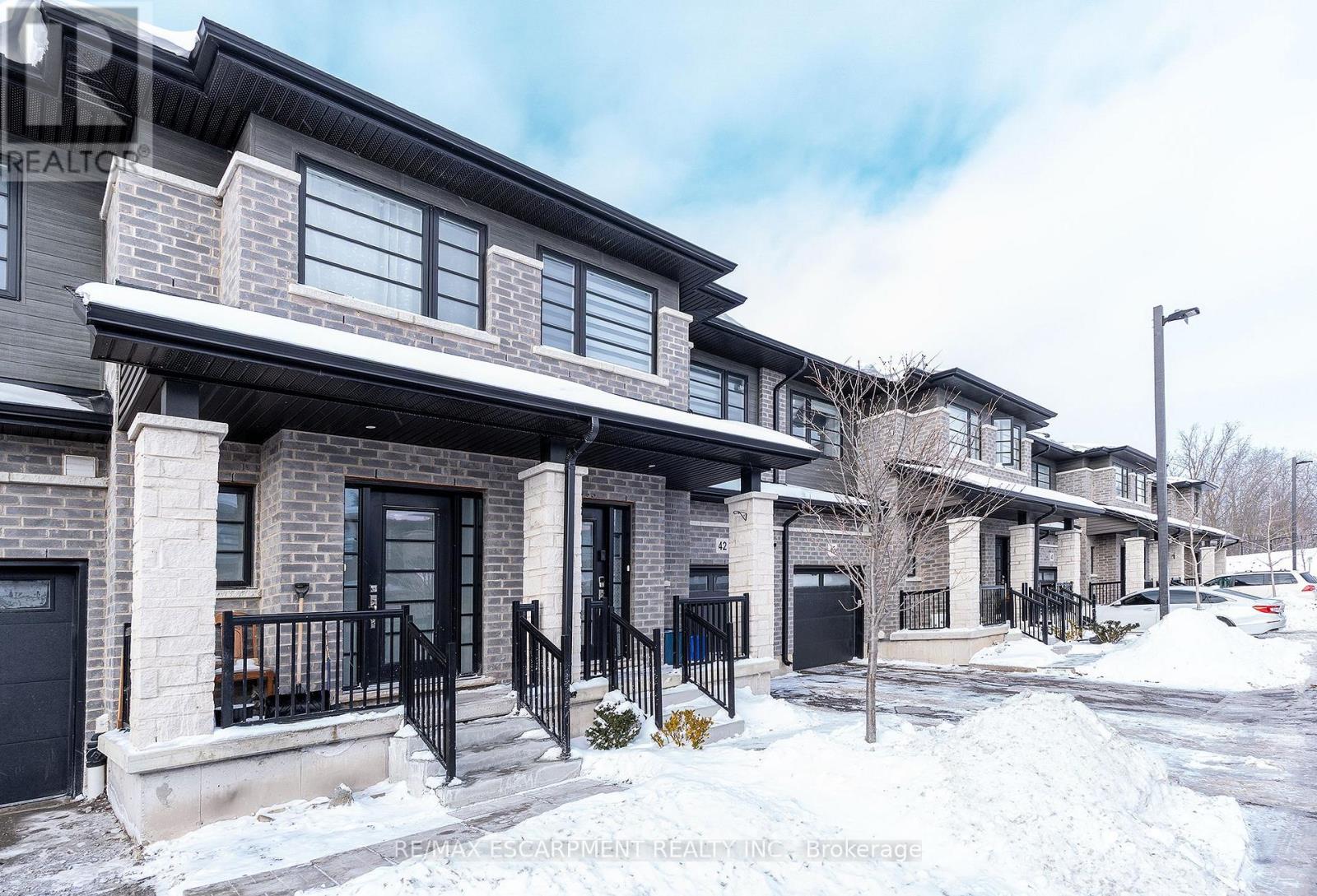 42 - 520 Grey Street, Brantford, Ontario  N3S 6T6 - Photo 2 - X12836904