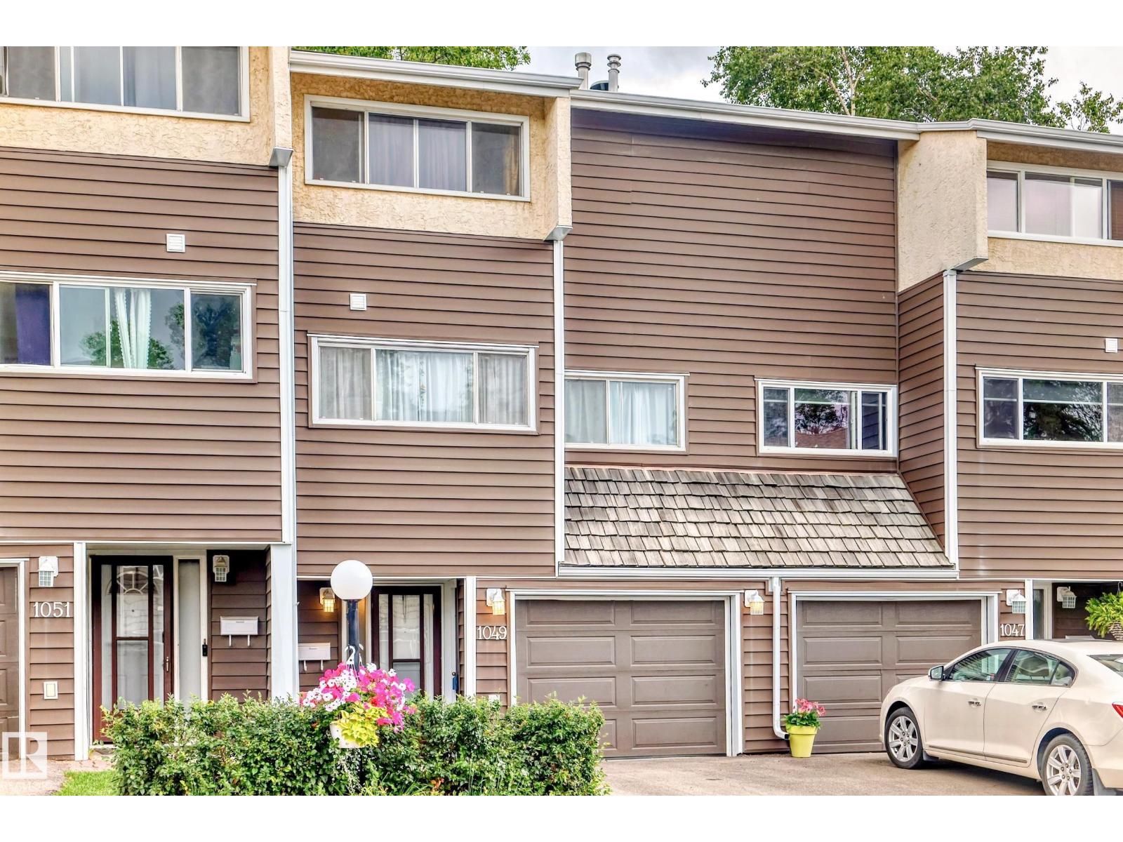 1049 Millbourne Rd E Nw, Edmonton, Alberta  T6K 2K2 - Photo 2 - E4475551