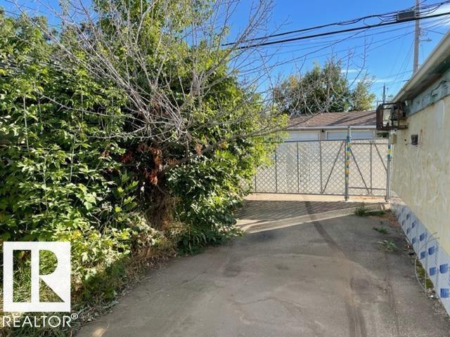 10917 96 St Nw, Edmonton, Alberta  T5H 2K4 - Photo 3 - E4475559