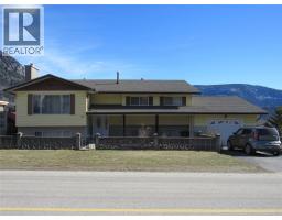 519 10th Avenue, Castlegar, British Columbia