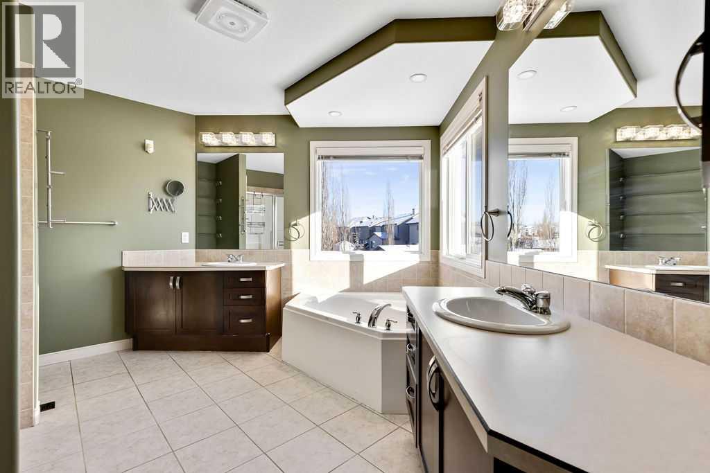 30 Drake Landing Road, Okotoks, Alberta  T1S 2M2 - Photo 20 - A2266398