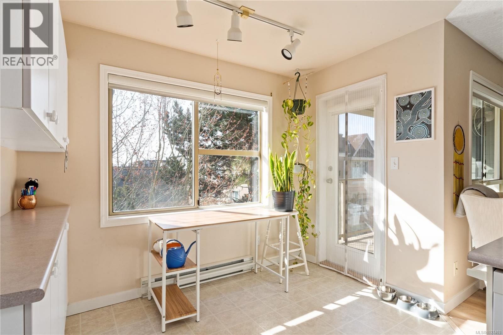 408 1025 Meares St, Victoria, British Columbia  V8V 3J7 - Photo 5 - 1027403