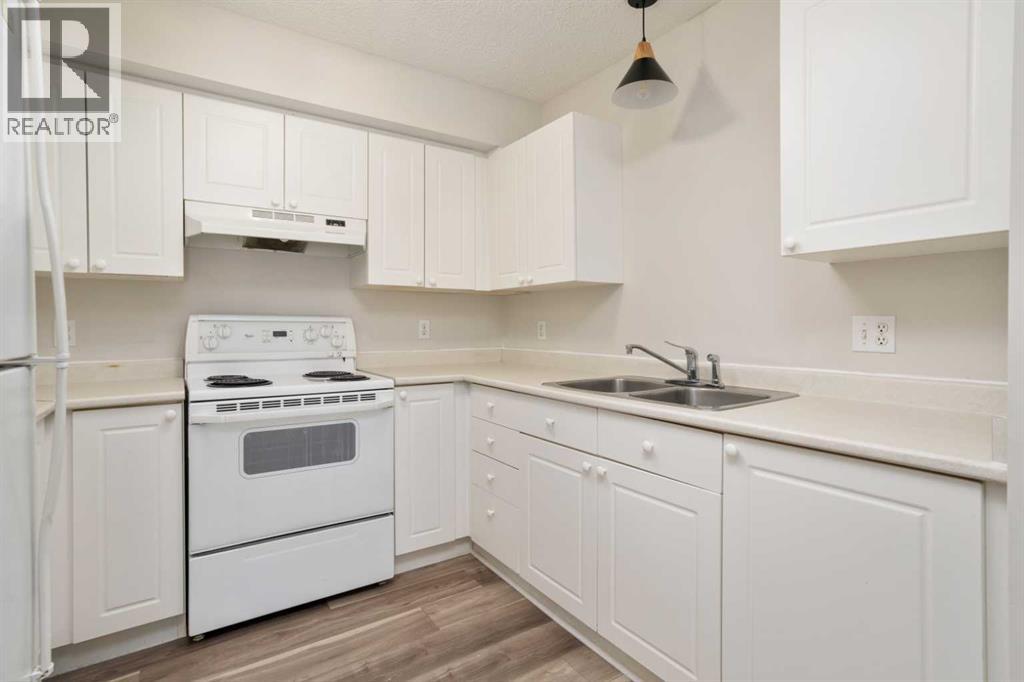 101b, 4917 68 Street, Camrose, Alberta  T4V 4T8 - Photo 9 - A2289556