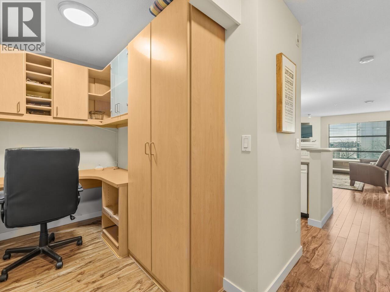 402 124 W 3rd Street, North Vancouver, British Columbia  V7M 1E8 - Photo 2 - R3095070