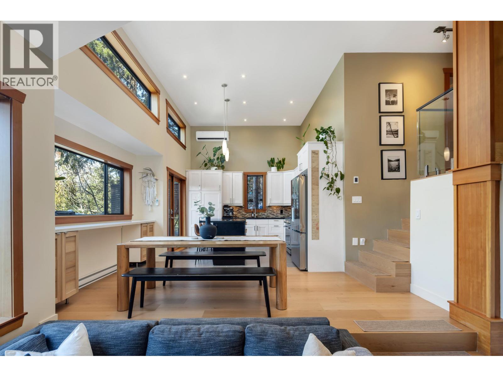 2286 Brandywine Way, Whistler, British Columbia  V8E 0A8 - Photo 2 - R3095131