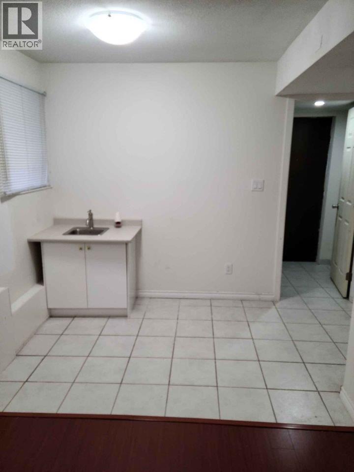 38xx Windermere St Vancouver, Vancouver, British Columbia V5R 2G4 - Photo 9 - R3095135