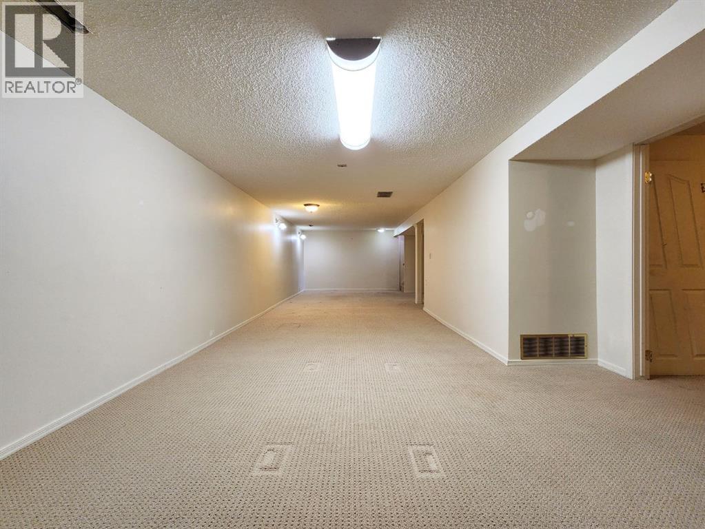 415 49 Avenue W, Claresholm, Alberta  T0L 0T0 - Photo 20 - A2288307