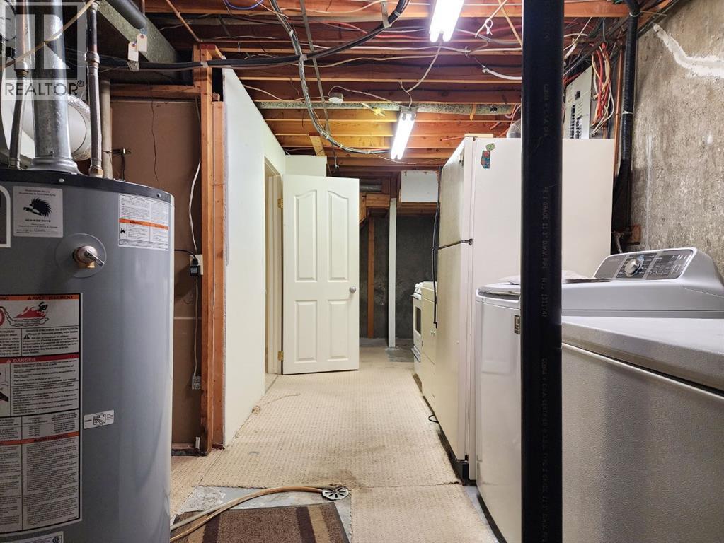 415 49 Avenue W, Claresholm, Alberta  T0L 0T0 - Photo 24 - A2288307