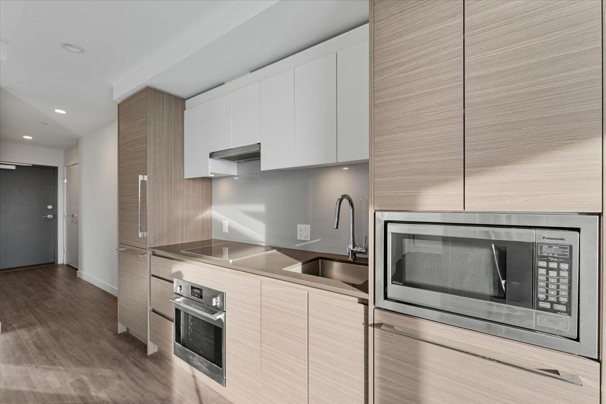 1212 13615 Fraser Highway, Surrey, British Columbia  V3T 0P7 - Photo 4 - R3093006