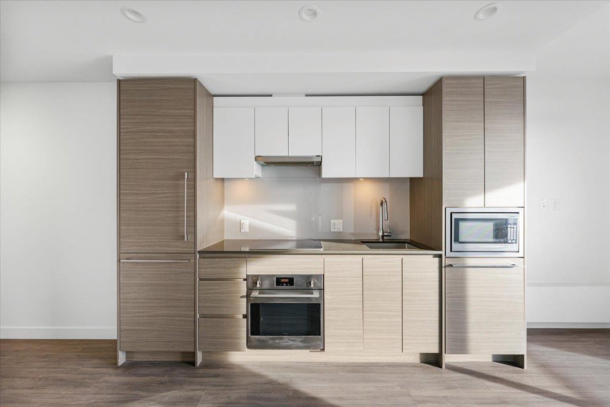 1212 13615 Fraser Highway, Surrey, British Columbia  V3T 0P7 - Photo 3 - R3093006