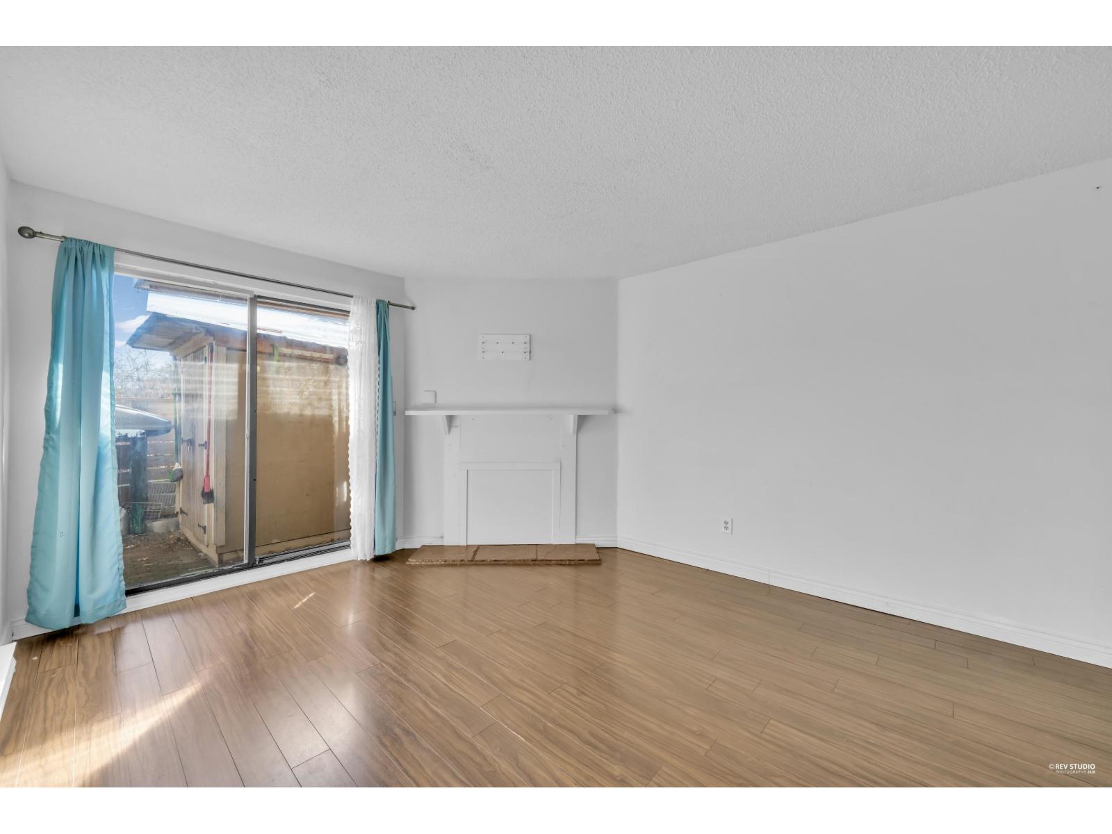 10590 Holly Park Lane, Surrey, British Columbia  V3R 6X9 - Photo 10 - R3095052