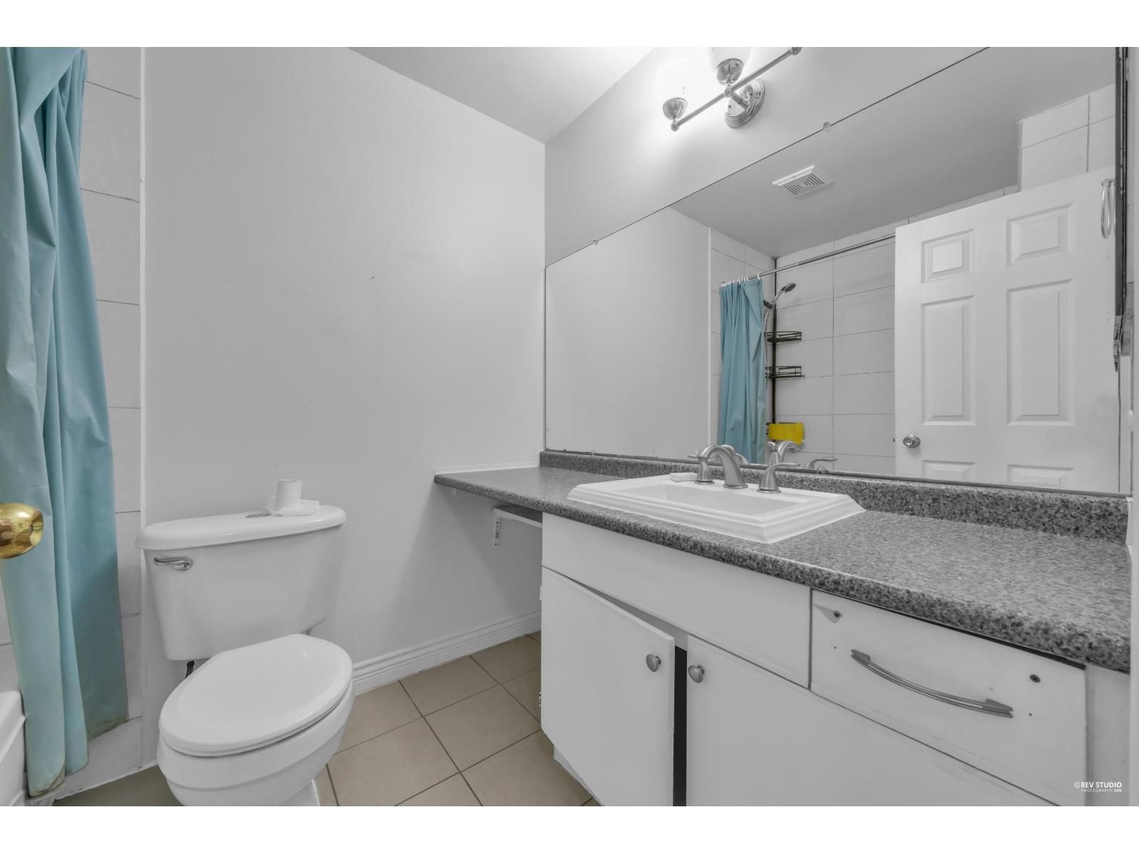 10590 Holly Park Lane, Surrey, British Columbia  V3R 6X9 - Photo 6 - R3095052