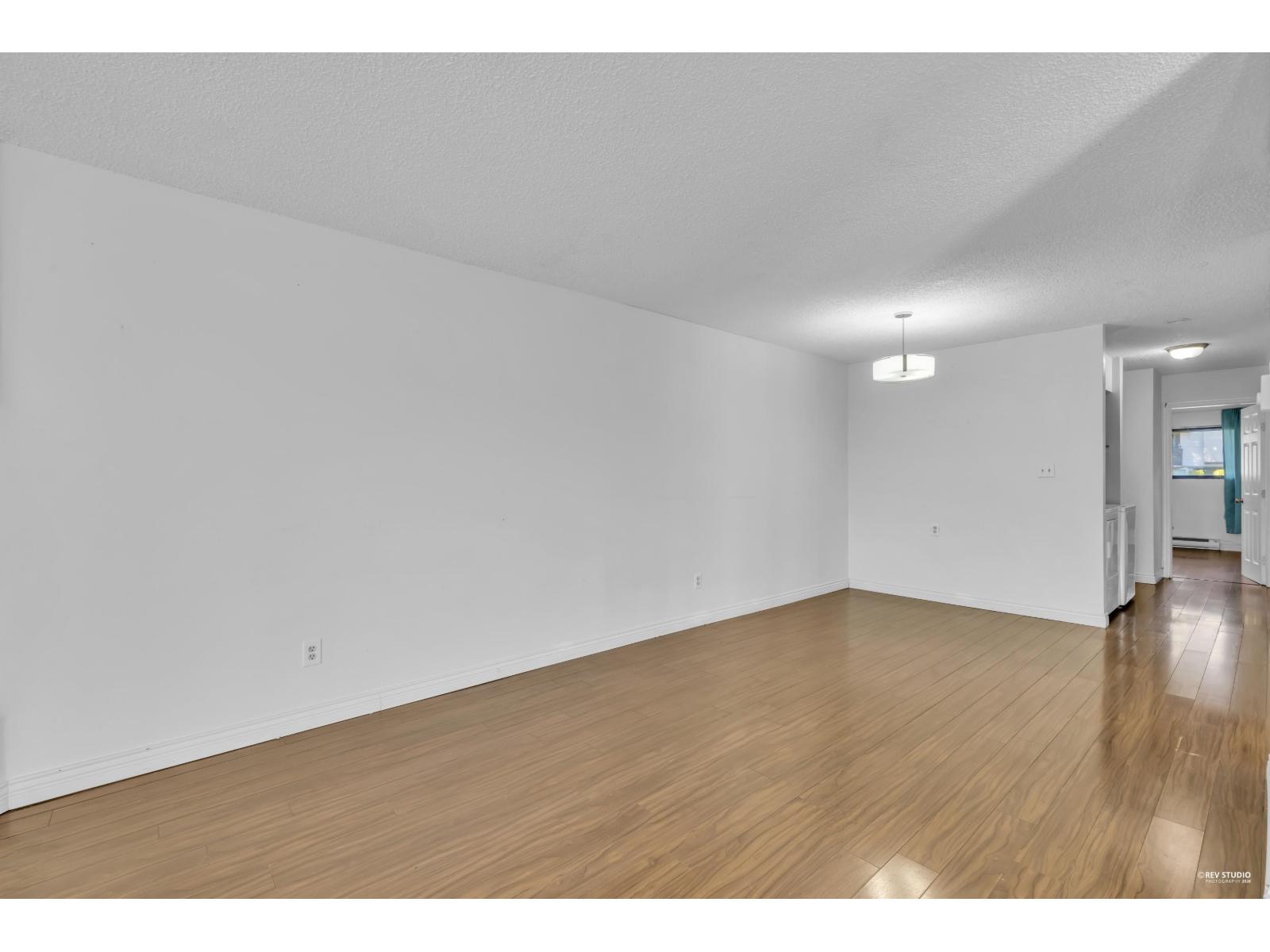 10590 Holly Park Lane, Surrey, British Columbia  V3R 6X9 - Photo 9 - R3095052