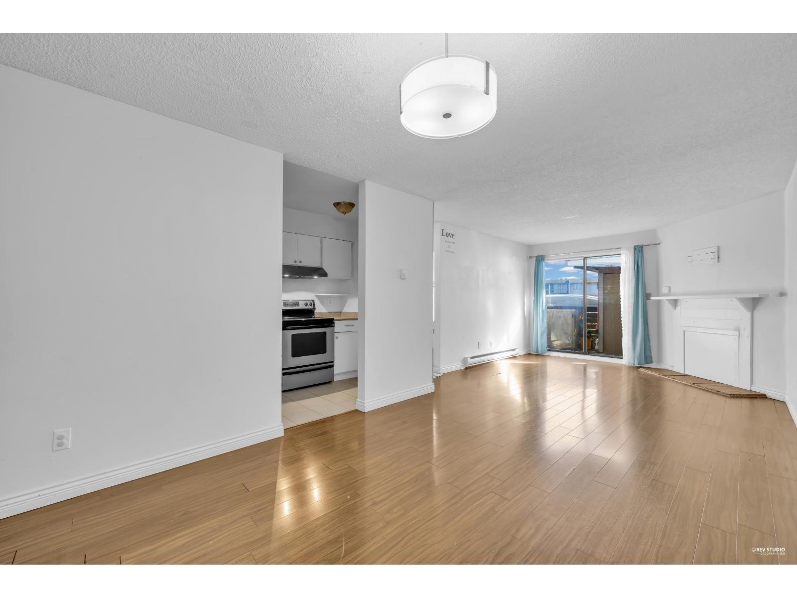 10590 Holly Park Lane, Surrey, British Columbia  V3R 6X9 - Photo 3 - R3095052