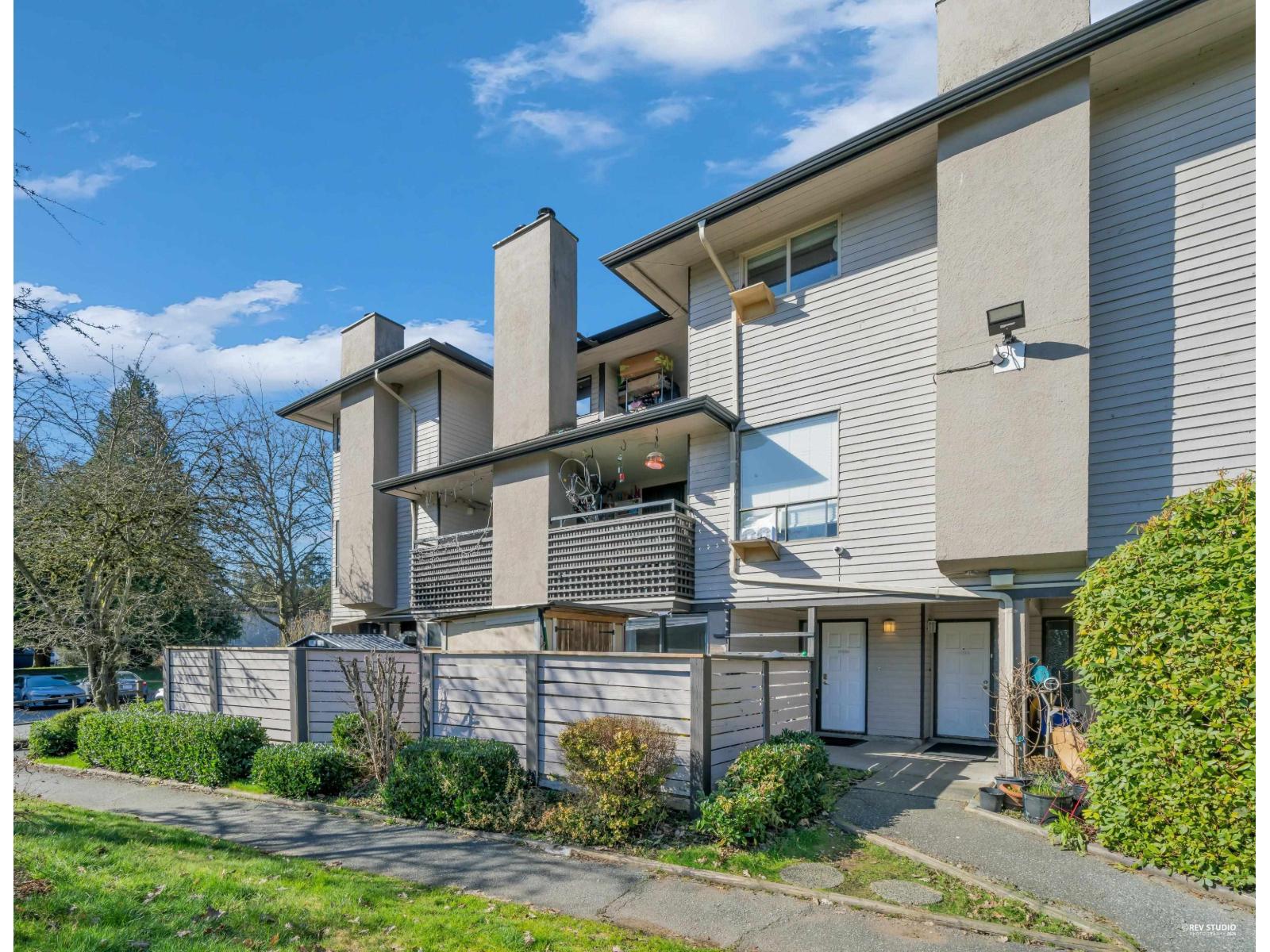 10590 Holly PARK LANE, Surrey, British Columbia