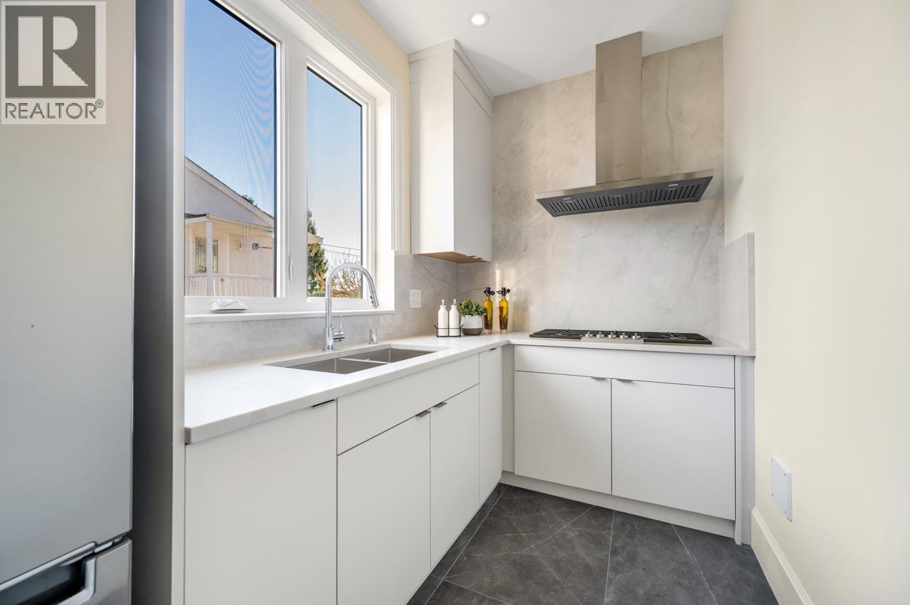 6173 Aubrey Street, Burnaby, British Columbia  V5B 2C9 - Photo 12 - R3095107