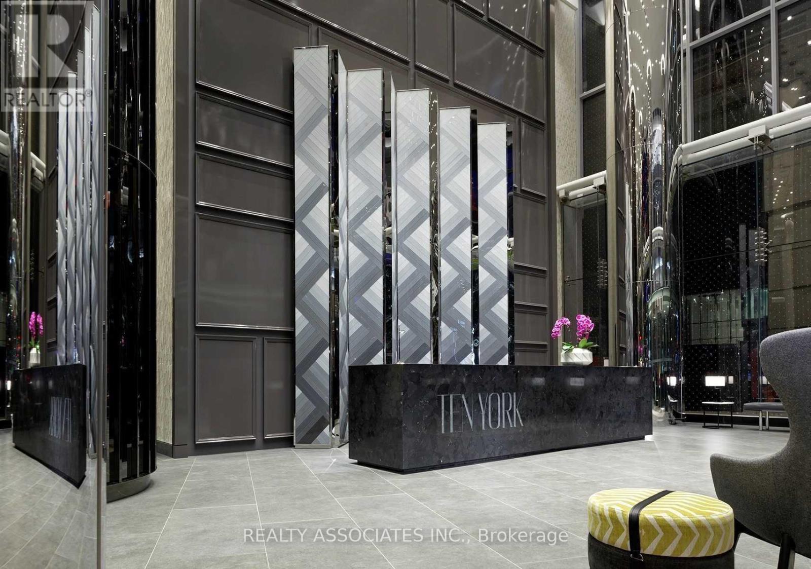 2907 - 10 York Street, Toronto (Waterfront Communities), Ontario  M5J 0E1 - Photo 25 - C12836962