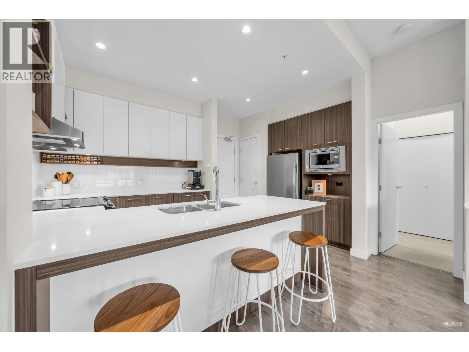 412 545 Foster Avenue, Coquitlam, British Columbia  V3J 0B3 - Photo 8 - R3095020