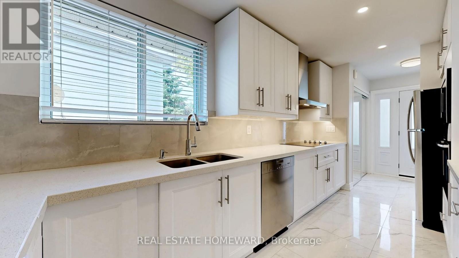 Main - 635 Mountview Place, Newmarket, Ontario  L3Y 3P8 - Photo 13 - N12836964