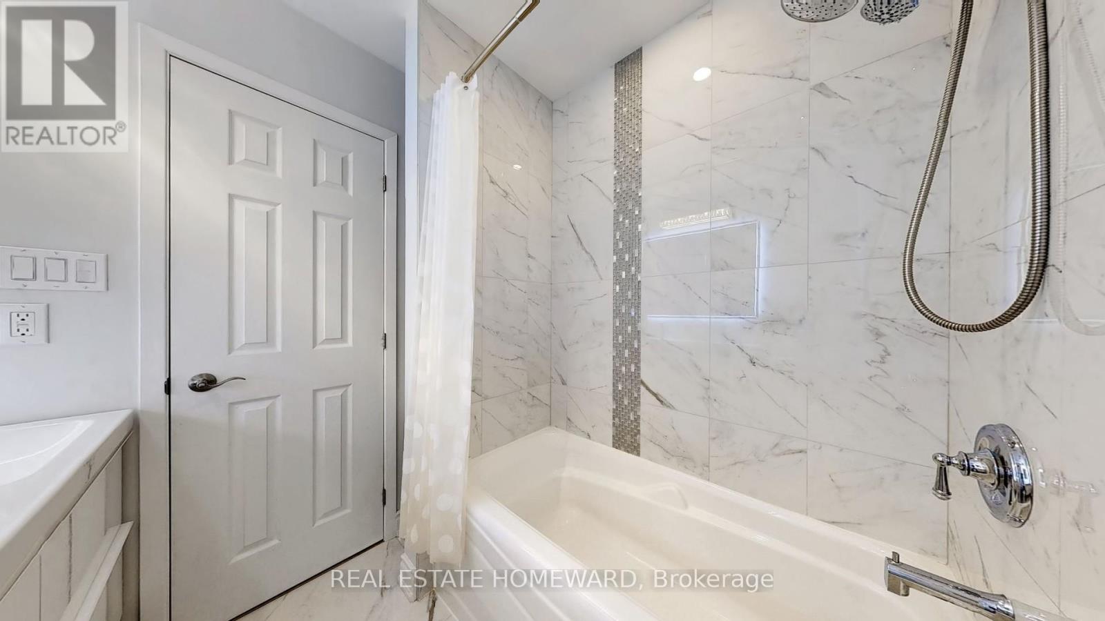 Main - 635 Mountview Place, Newmarket, Ontario  L3Y 3P8 - Photo 29 - N12836964