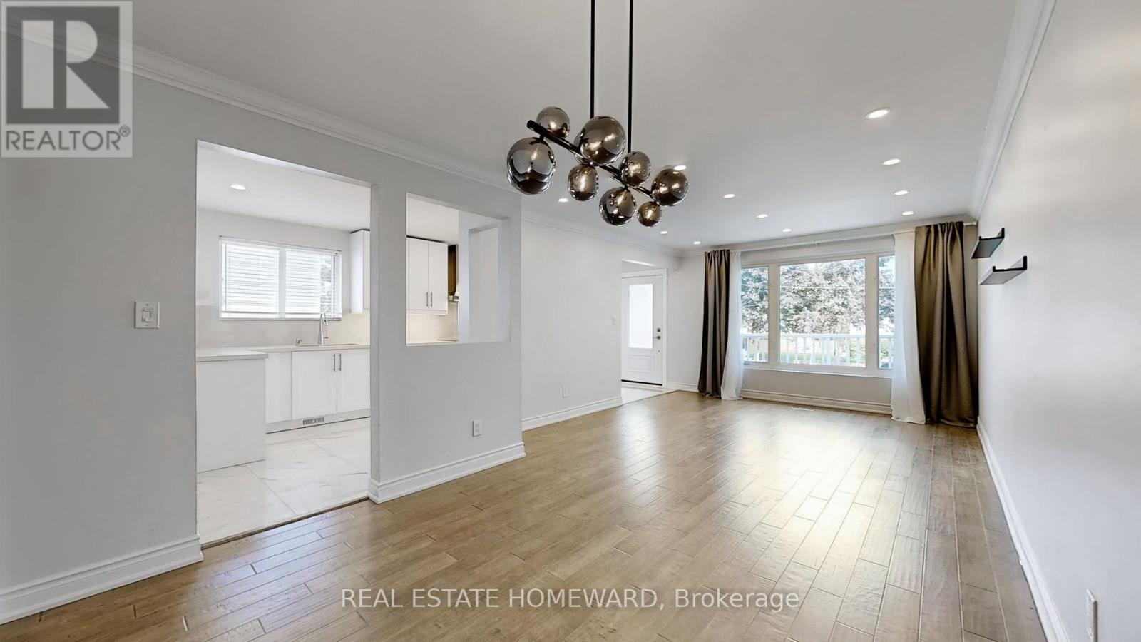 Main - 635 Mountview Place, Newmarket, Ontario  L3Y 3P8 - Photo 5 - N12836964