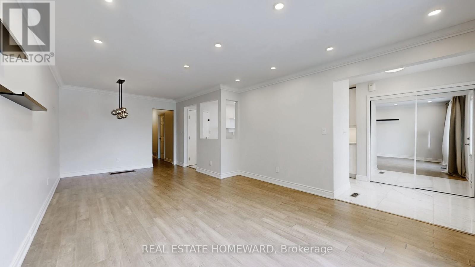 Main - 635 Mountview Place, Newmarket, Ontario  L3Y 3P8 - Photo 8 - N12836964